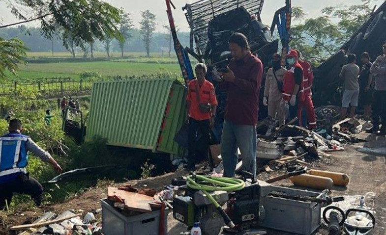 Korban Tewas Kecelakaan Beruntun Di Tol Semarang-Solo Bertambah 7 Orang ...