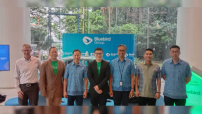 Mengurangi Efek Karbon Dengan Panel Surya Di Kantor Pusat Blue Bird