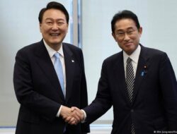 PM Jepang, Kishida Pertama ke Korea Selatan?
