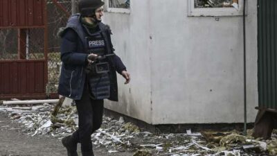 Seorang Wartawan Tewas Terkena Serangan Roket Rusia