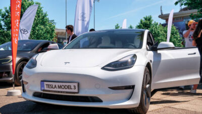 Tesla Naikan Harga Di Empat Negara Ini