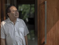 Viral Pria Ngaku Sebagai Anggota Polisi dan Tertangkap Masuk ke Rumah Rizal Ramli di Jakarta Selatan