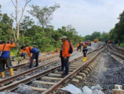 PT KAI Kembalikan 1.538 Tiket, Jalur Rel KA Rute Palembang-Lampung Ambles