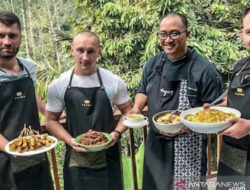 Coldplay Bakal Diajak Mencicipi Makanan Khas Indonesia