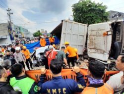 Kecelakaan Truk Pengangkut Tanah di Semarang Timpa Mobil, 2 Orang Tewas