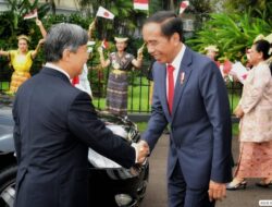 Presiden Jokowi Pamerkan Arwana Super Red