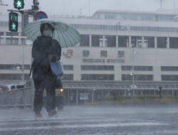 Badai Tropis Mawar Melanda Jepang: Hujan Lebat Mengancam Wilayah Terdampak