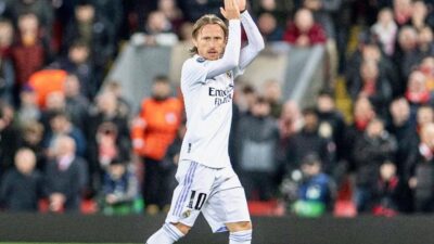 Luka Modric Memperpanjang Setia di Real Madrid: Menantang Waktu untuk Meraih Kesuksesan