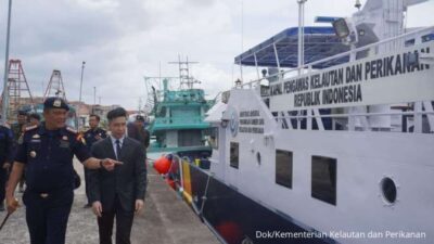 KKP dan Coast Guard Singapura Incar Para Penyelundup BBL