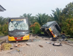 Bentrok dengan Aparat, Mobil Polisi di Bengkayang Dirusak Massa
