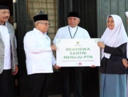 BAZNAS Bersama Wapres Ma’ruf Serahkan Bantuan Beasiswa Santri Menuju PTN di Samarinda