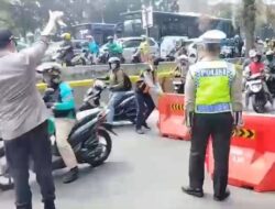 Pengendara Motor Maki Polisi saat Terjebak Buka Tutup Jalan di KTT ASEAN