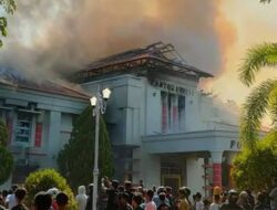 Polri Klaim Demo Ricuh Berujung Pembakaran Kantor Bupati Pohuwato Sudah Kondusif, Imbau Masyarakat untuk Mengedepankan Komunikasi Damai