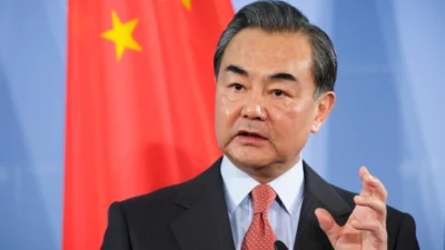 Menteri Luar Negeri Cina Wang Yi Serukan Konferensi Perdamaian Internasional untuk Israel dan Palestina