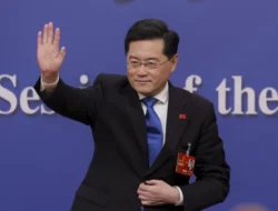 Kontroversi Menteri Luar Negeri Cina: Pecatnya Qin Gang