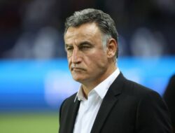 Napoli Menghubungi Mantan Pelatih PSG, Christophe Galtier, dalam Upaya Memperbaiki Performa