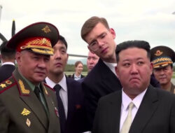 Kim Jong-un Sempat Nonton Pertunjukan Lumba-lumba Selama Kunjungannya di Rusia