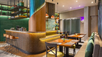 Oakwood Suites Kuningan Jakarta Hadirkan Kelezatan Seafood: “Grilled Salmon” dengan Creamy Garlic Sauce