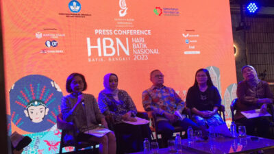 Hari Batik Nasional, YBI Edukasi Gen Z tentang Keragaman Batik di Indonesia