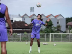 Persik Kediri Rekrut Irfan Bachdim untuk Perkuat Skuad di Liga 1 Indonesia