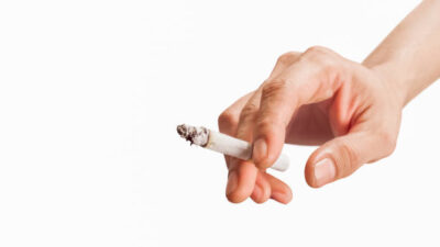 Perdana Menteri Baru Selandia Baru Membatalkan Larangan Merokok dalam Upaya Pemotongan Pajak