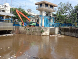 Warga Bantaran Jakarta Diminta Waspada Banjir Kiriman