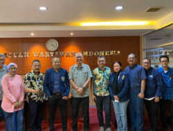 Launching HPN 2024, Jalan Santai Tokoh-tokoh Pers Nasional Di Bundaran HI