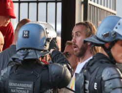 Jelang Duel Liga Champions, Fans PSG dan Polisi Ditusuk