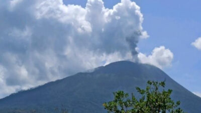 Gunung Ili Lewotolok Erupsi, Warga Diimbau Waspadai Bahaya Lahar