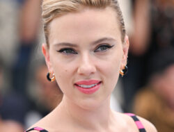 Scarlett Johansson Gugat Aplikasi AI karena Penggunaan Identitas Tanpa Izin