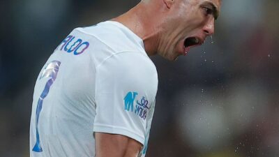 Cristiano Ronaldo Dilempar Ejekan Suporter Usai Al Nassr Gagal Lawan Al Raed