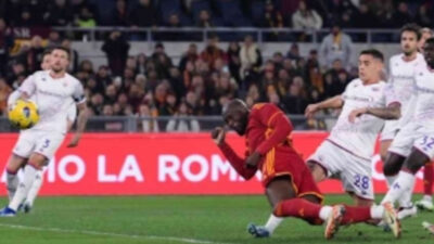 Kehilangan Dua Pemain, Roma Ditahan Imbang Fiorentina