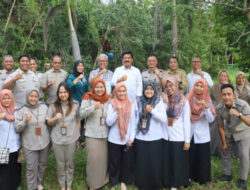 Lindungi Konservasi Satwa di Kalimantan, Menteri ATR/Kepala BPN Serahkan Sertipikat kepada Borneo Orangutan Survival Foundation