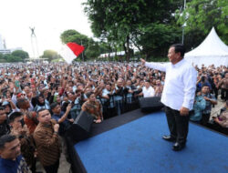 Prabowo Temui Komunitas Ojol di Lapangan Banteng