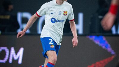 Frenkie De Jong Bantah Rumor Hengkang, Fokus Hadapi Napoli di Liga Champions
