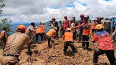 Evakuasi Longsor Cipongkor Bandung Barat, Empat Korban Ditemukan