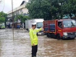 Wilayah Kelapa Gading Jakut Dilanda Banjir Setinggi 25 Cm