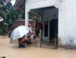 Ratusan Rumah Terendam Banjir akibat Tiga Sungai di Pandeglang Meluap