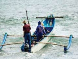 Ombak Capai 3 Meter, Nelayan di Laut Selatan Malang Tak Berani Melaut
