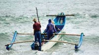 Ombak Capai 3 Meter, Nelayan di Laut Selatan Malang Tak Berani Melaut