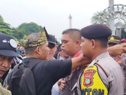 Massa Demo di Patung Kuda, Tuntut Prabowo-Gibran Didiskualifikasi