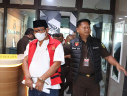 Jadi Tersangka Korupsi Dana Program Indonesia Pintar, Rektor Umika Langsung Ditahan