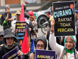 Ribuan Warga Demo di Gedung DPR, Tolak Pemilu Curang