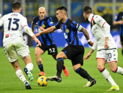 Pinalti Kontroversial Kokohkan Inter Milan di Puncak Sementara