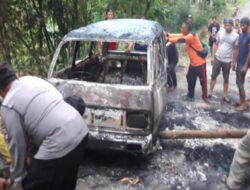 Usai Tabrak Pohon Mobil di Ponorogo Terbakar, 2 Orang Tewas