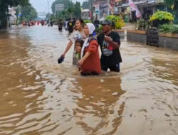 Terendam Banjir, Jalur Pantura Pasuruan-Surabaya Lumpuh