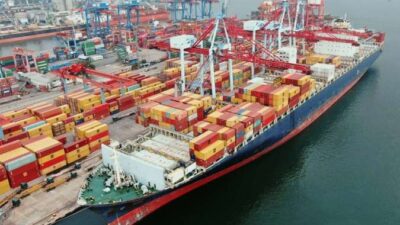 26 Ribu Kontainer Menumpuk di Pelabuhan Priok dan Tanjung Perak, Operasional Masih Aman