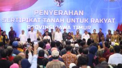 Menteri AHY Dampingi Presiden Joko Widodo Serahkan 10.323 Sertipikat Tanah untuk Masyarakat Banyuwangi