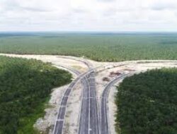 Jokowi Coba Jalan Tol IKN dengan Motor: Pengalaman Mulus dan Harapan Hijau