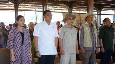 Wamentan Sudaryono Tinjau Irigasi dan Temu Wicara Bersama Petani di Bandung